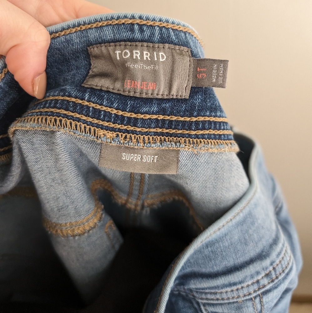 Torrid Skinny Lean Jeans - Picture 8 of 9